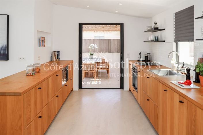 Image No.4-5 Bed Property for sale