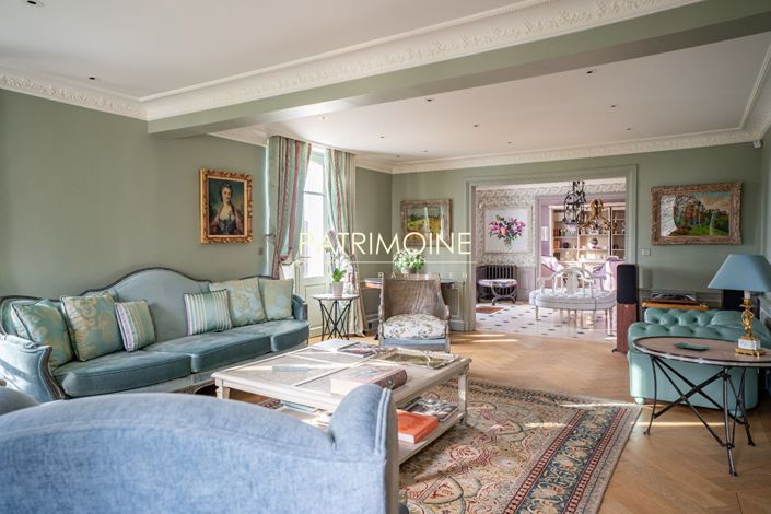 Image No.6-6 Bed House for sale