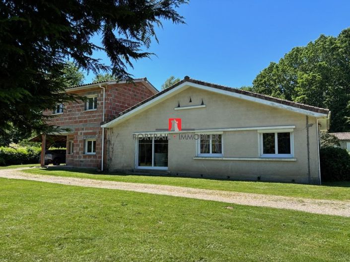 Image No.2-4 Bed House for sale