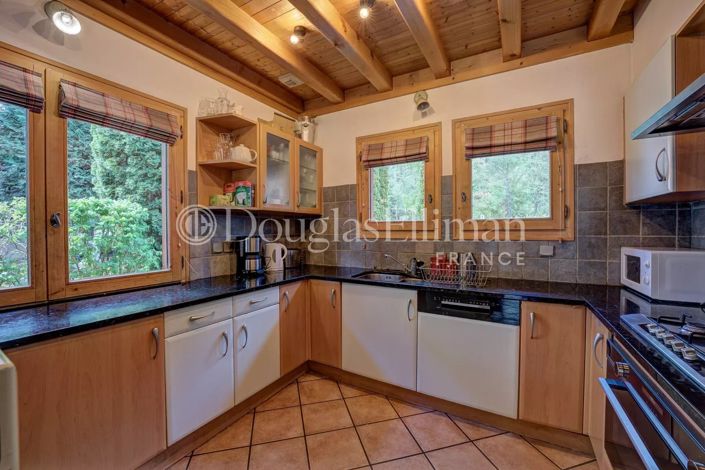 Image No.7-7 Bed House for sale