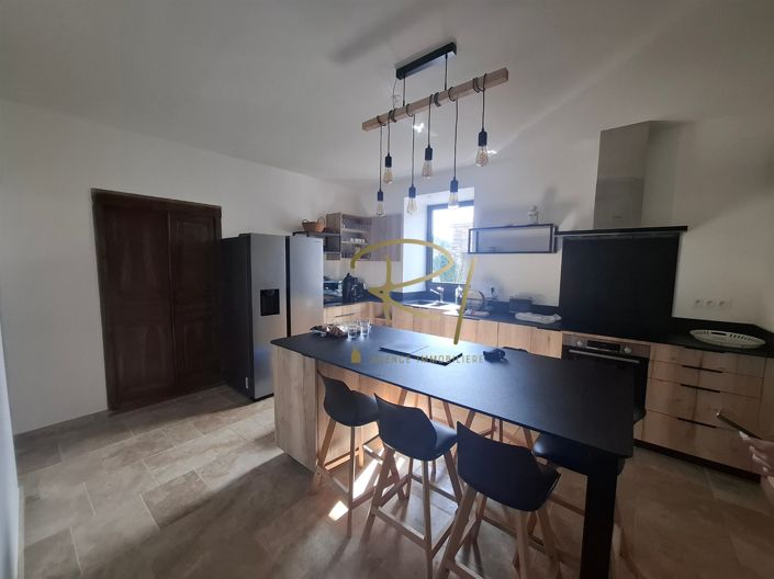 Image No.6-4 Bed House for sale
