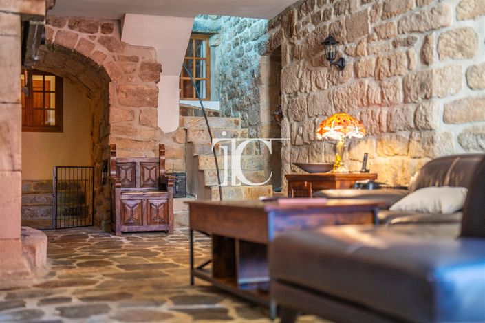 Image No.13-4 Bed House for sale