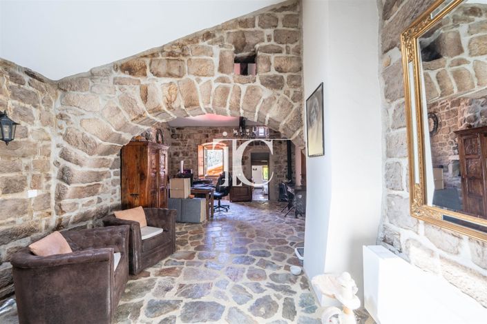Image No.15-4 Bed House for sale