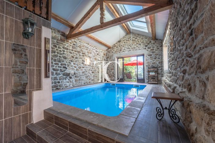 Image No.2-4 Bed House for sale