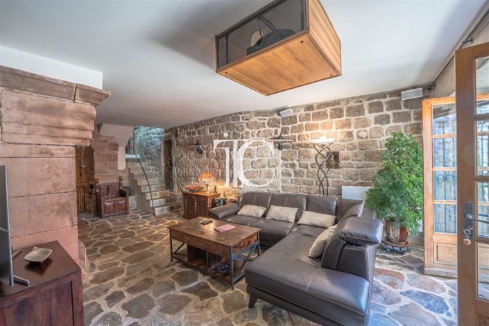 Image No.20-4 Bed House for sale
