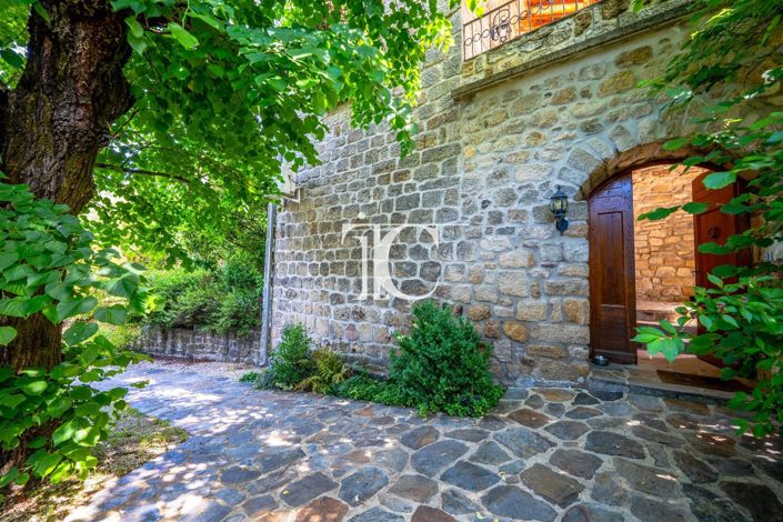 Image No.21-4 Bed House for sale