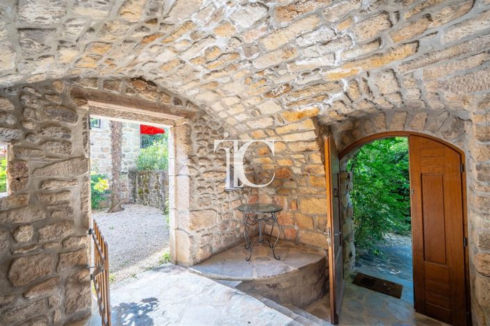 Image No.37-4 Bed House for sale