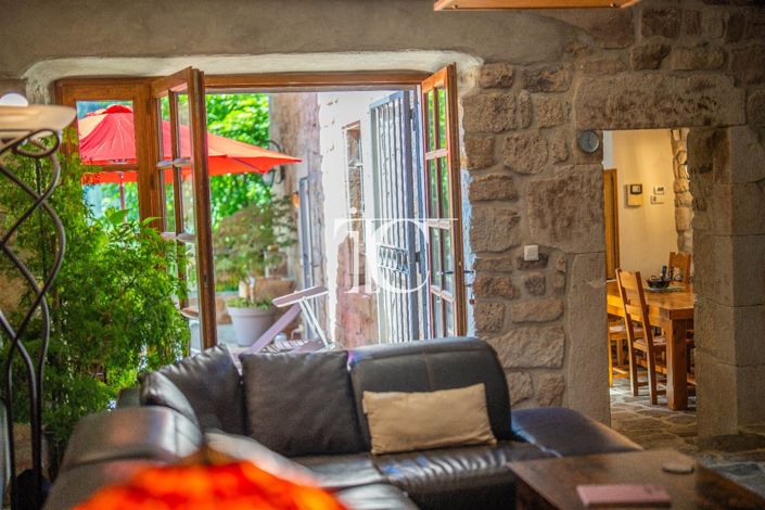 Image No.6-4 Bed House for sale