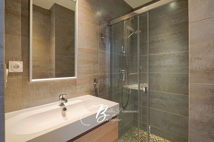 Image No.12-5 Bed Property for sale
