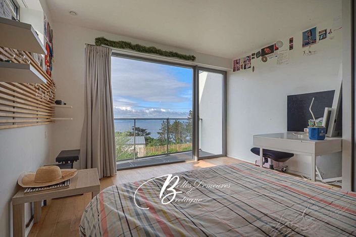 Image No.19-5 Bed Property for sale