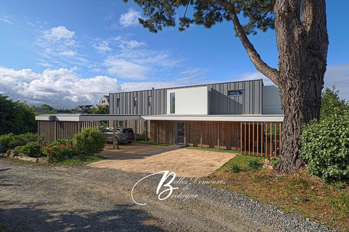 Image No.2-5 Bed Property for sale
