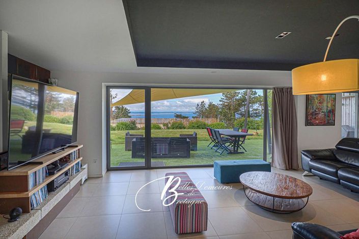 Image No.9-5 Bed Property for sale