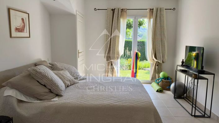 Image No.8-4 Bed House for sale
