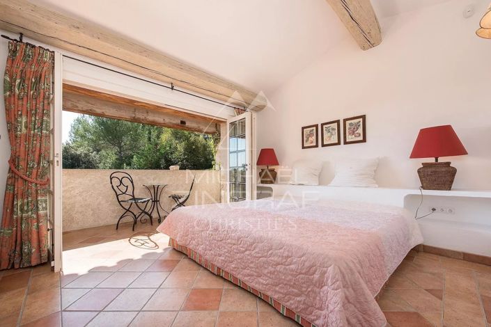 Image No.6-4 Bed House for sale