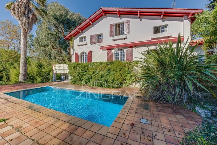 Image No.2-5 Bed House for sale