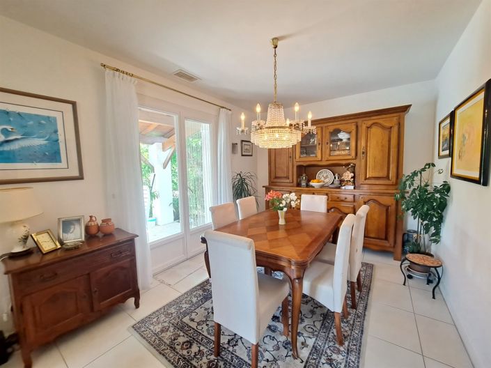 Image No.9-4 Bed House for sale