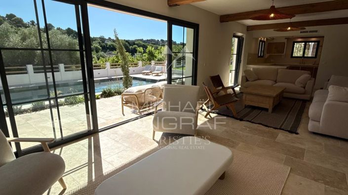 Image No.6-5 Bed House for sale