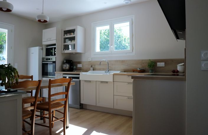 Image No.8-3 Bed House for sale