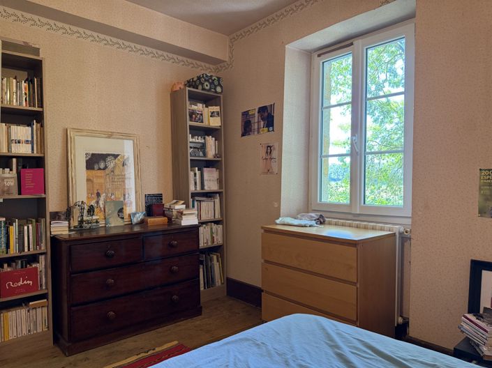Image No.10-2 Bed House for sale