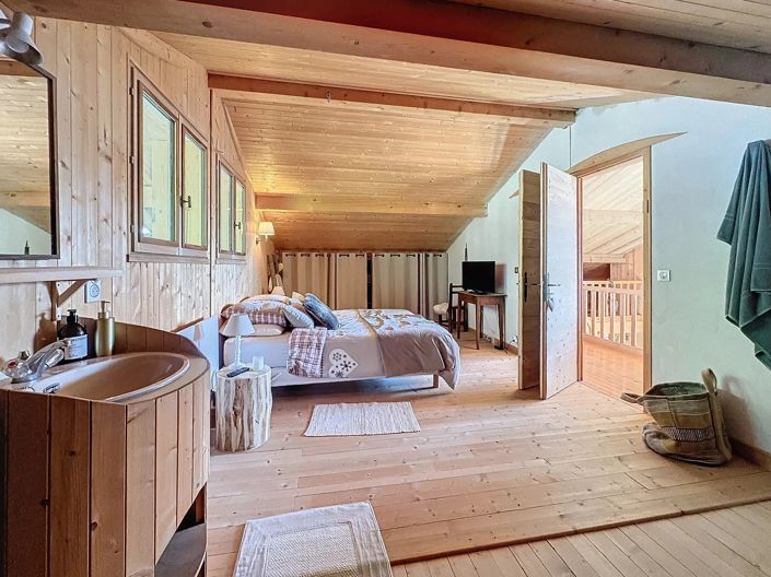 Image No.13-6 Bed House for sale