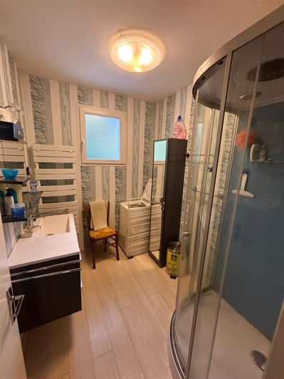 Image No.8-3 Bed House for sale
