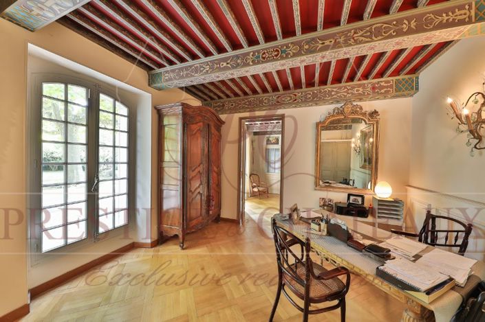 Image No.9-5 Bed House for sale