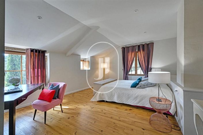Image No.6-4 Bed House for sale