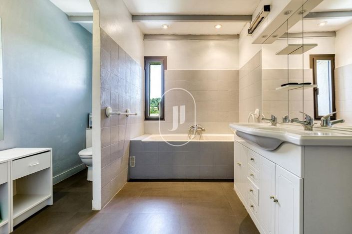 Image No.13-7 Bed House for sale