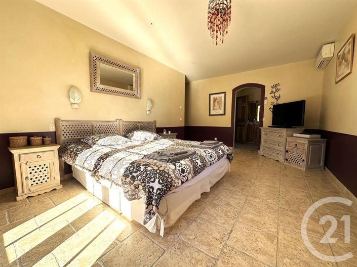 Image No.15-5 Bed House for sale
