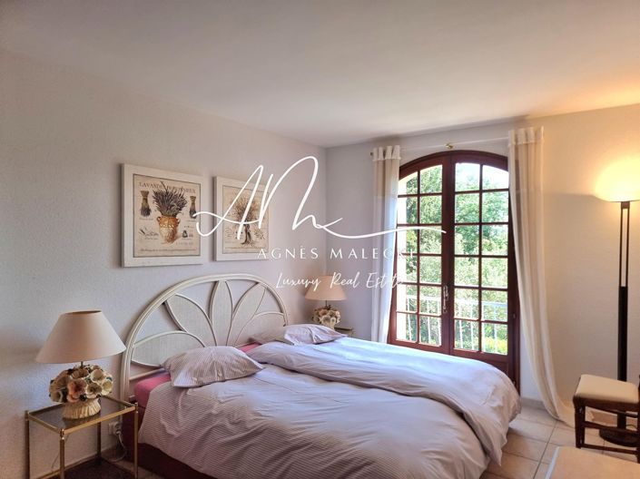 Image No.10-5 Bed House for sale