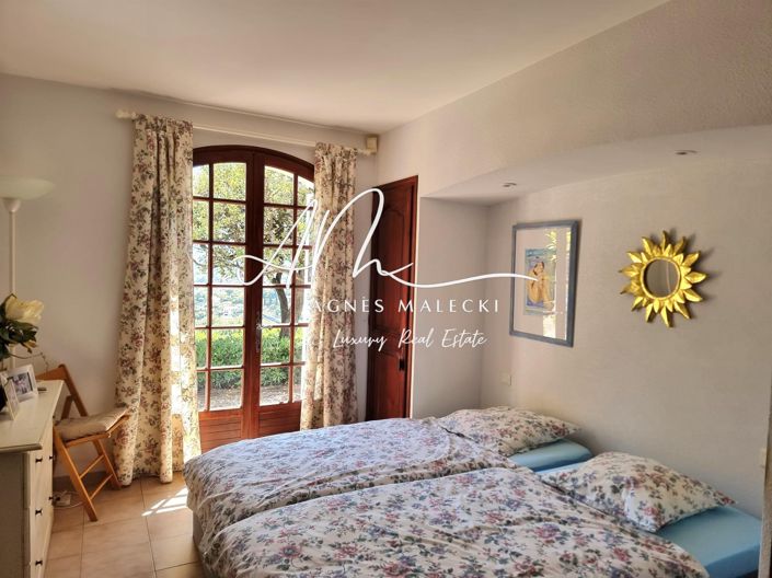 Image No.9-5 Bed House for sale