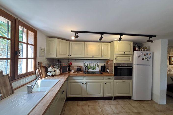 Image No.6-2 Bed House for sale