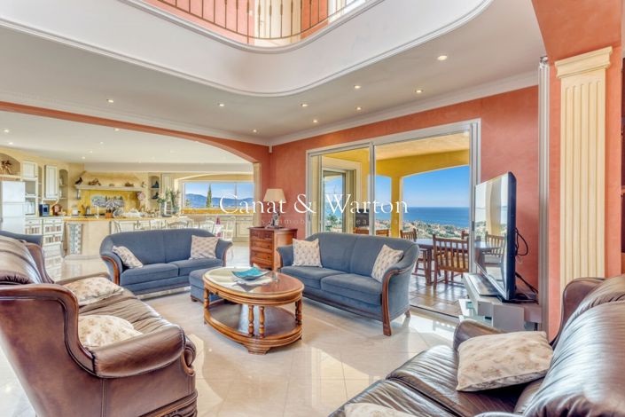 Image No.9-5 Bed House for sale
