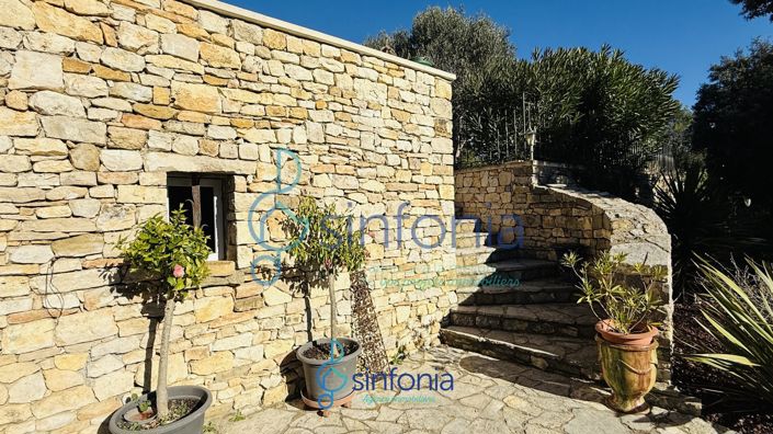 Image No.17-5 Bed House for sale