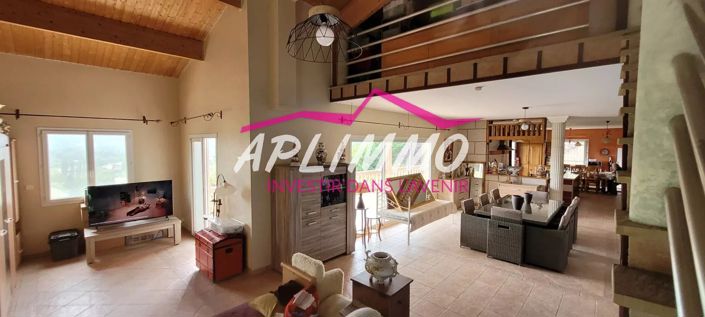 Image No.3-6 Bed House for sale