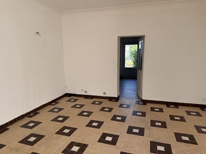 Image No.2-2 Bed House for sale