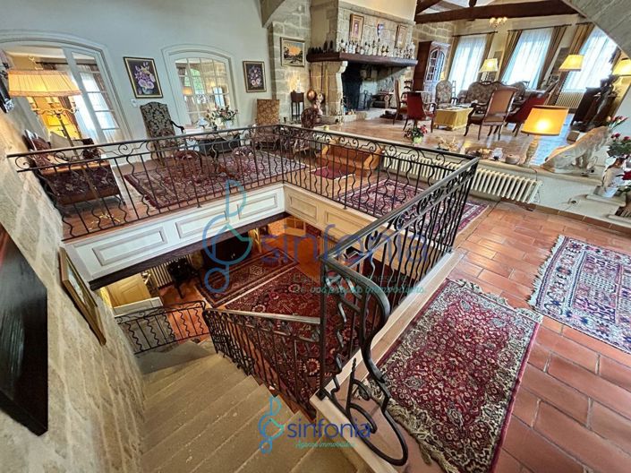 Image No.5-6 Bed House for sale