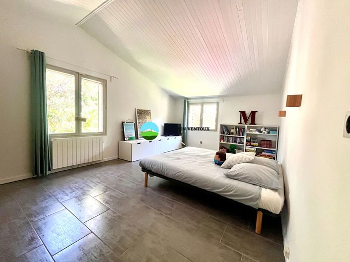 Image No.8-5 Bed House for sale