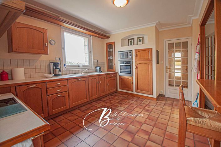 Image No.8-4 Bed House for sale