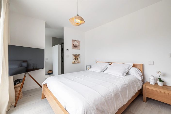 Image No.12-6 Bed House for sale