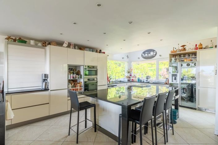 Image No.5-4 Bed House for sale