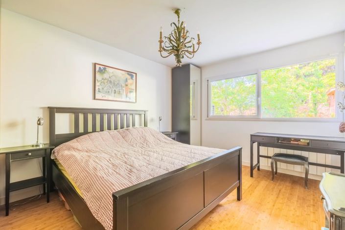 Image No.9-4 Bed House for sale