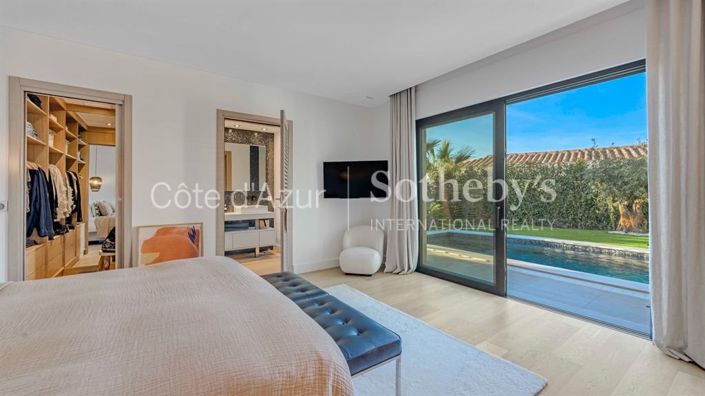 Image No.11-3 Bed House for sale