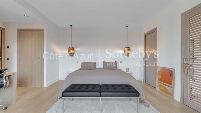 Image No.12-3 Bed House for sale