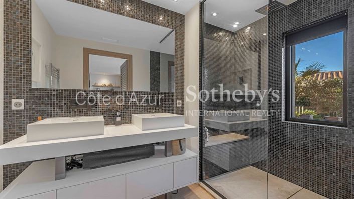 Image No.13-3 Bed House for sale