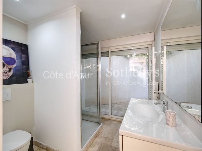 Image No.16-5 Bed House for sale