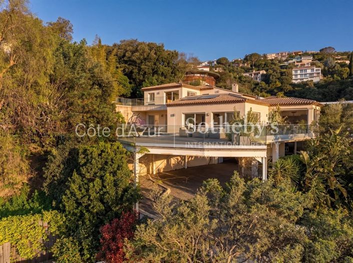 Image No.3-5 Bed House for sale