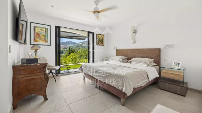 Image No.9-4 Bed House for sale