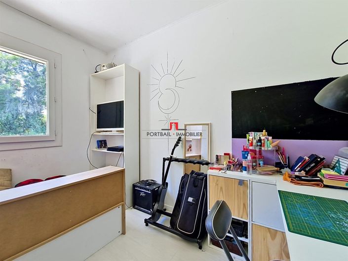 Image No.11-3 Bed House for sale