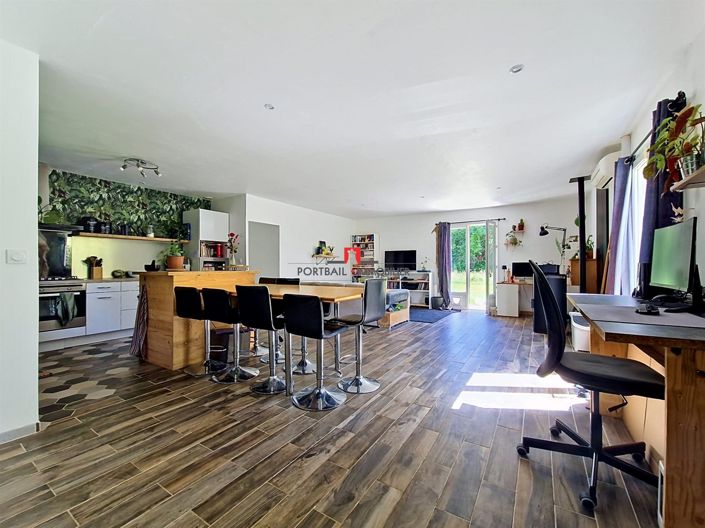 Image No.6-3 Bed House for sale